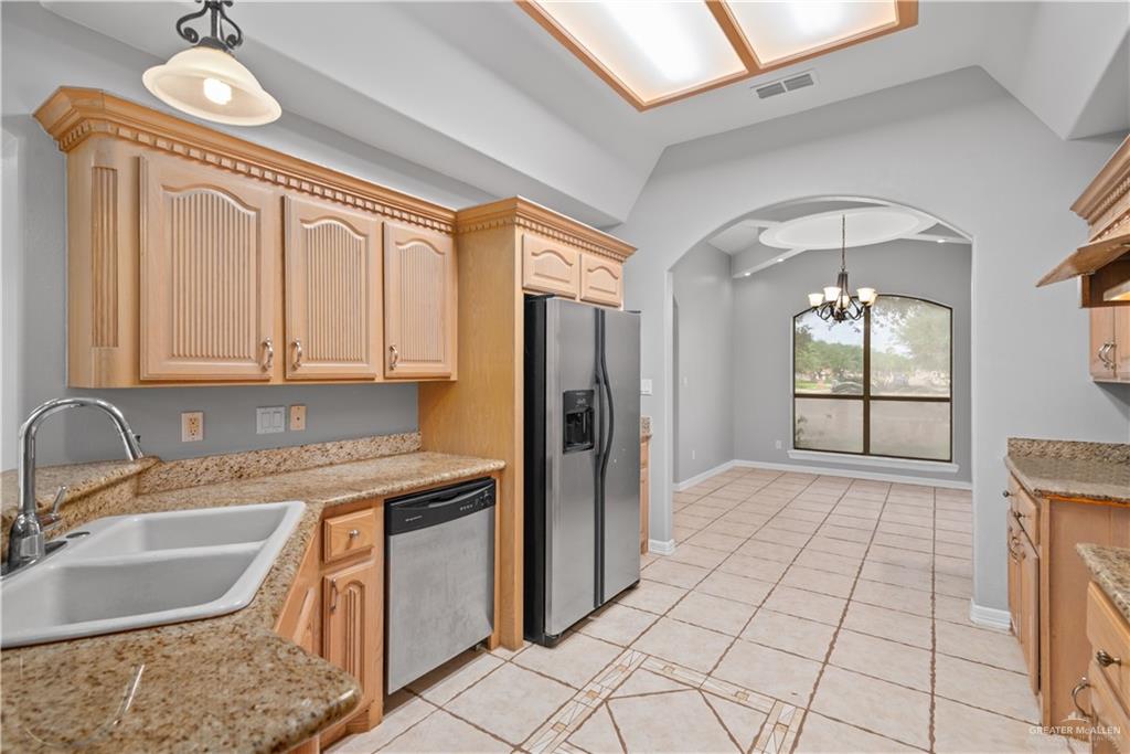 Photo 17 of 1509 Maltese Street