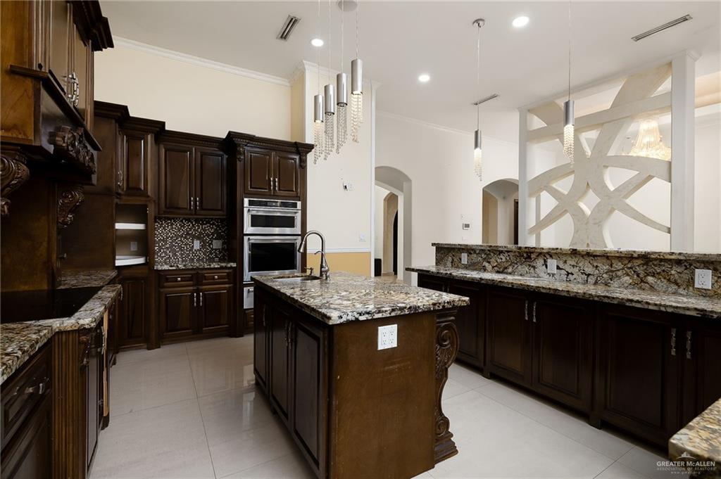 Photo 11 of 22111 Uresti Road