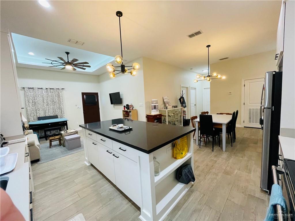 Photo 11 of 2913 Allen Drive