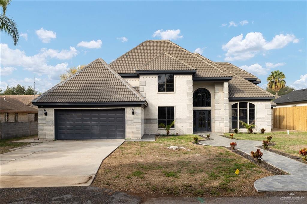 Photo 3 of 915 Durango Street