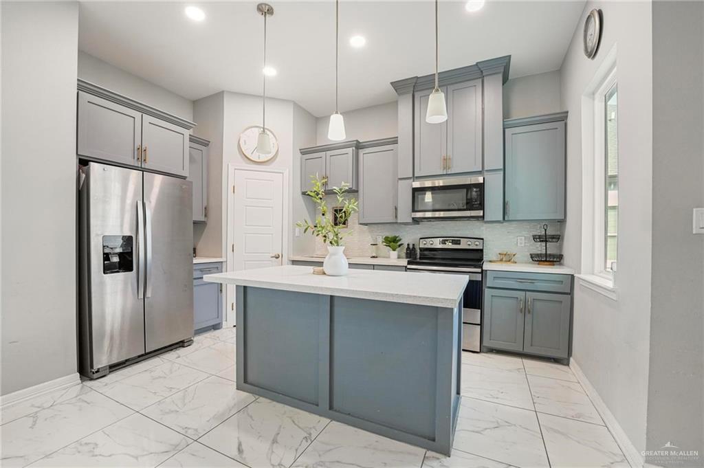 Photo 5 of 1605 Zenith Drive