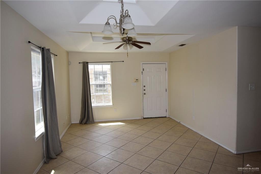 Photo 19 of 207 Albatross Avenue