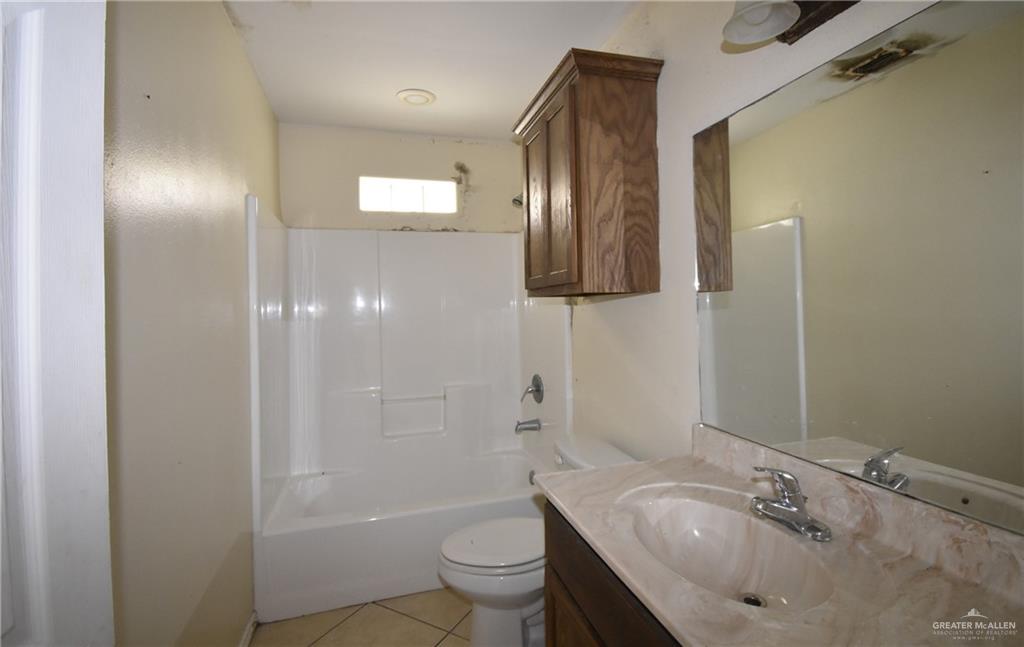 Photo 37 of 207 Albatross Avenue