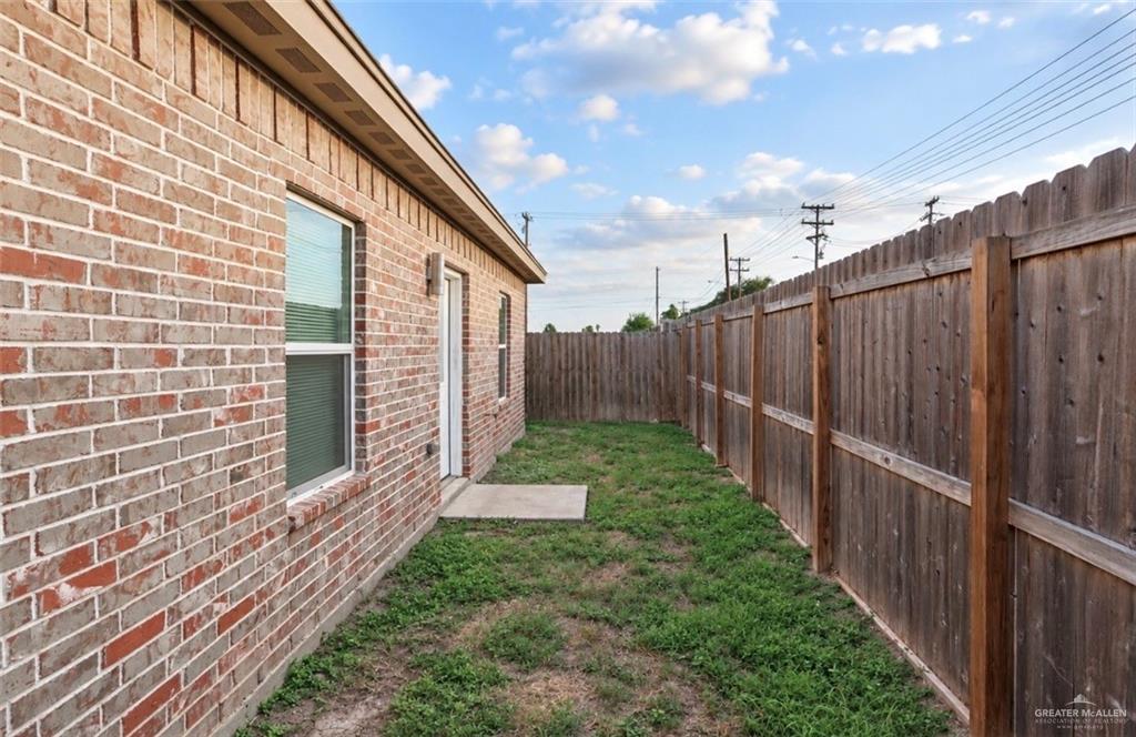 Photo 14 of 1417 Xanthia Street #Apt #4