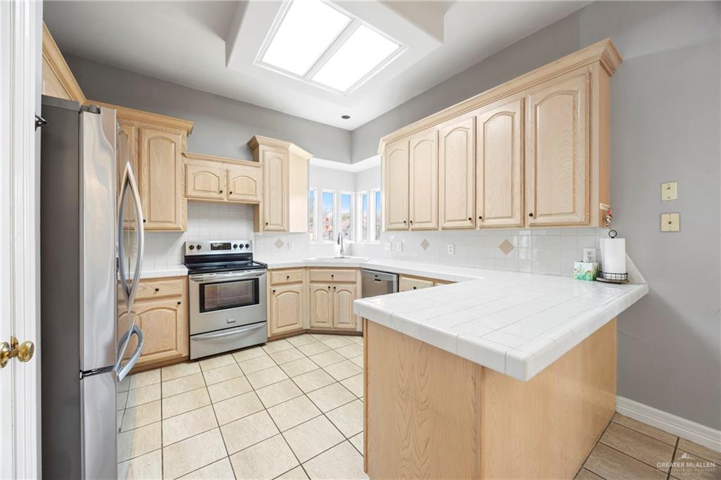 Photo 5 of 2208 Lawndale Road