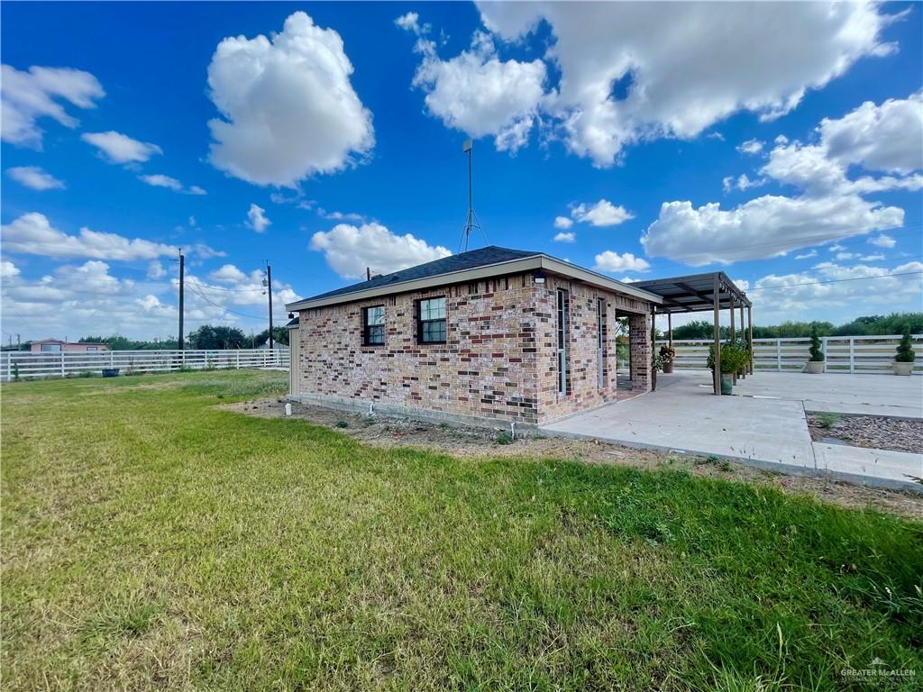 Photo 11 of 22001 Scarlet Street