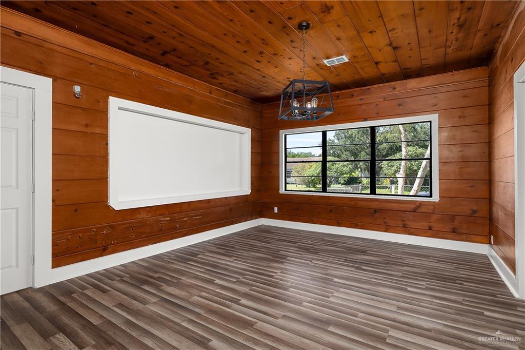 Photo 5 of 620 Hill Drive