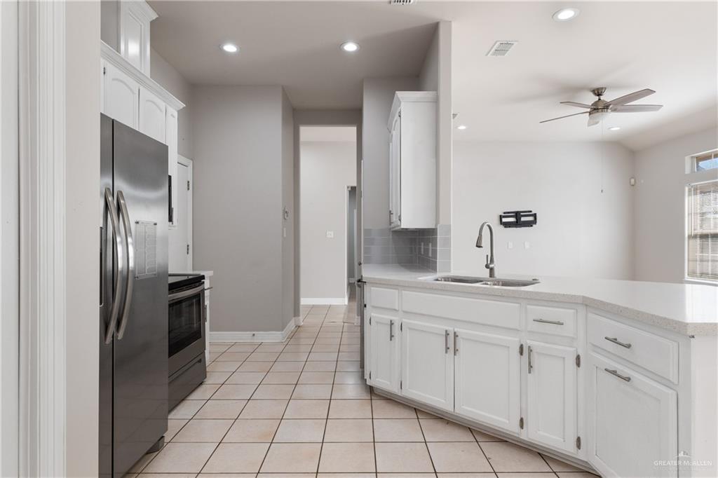 Photo 10 of 4605 Hackberry Avenue