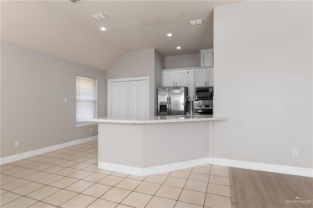 Photo 9 of 4605 Hackberry Avenue