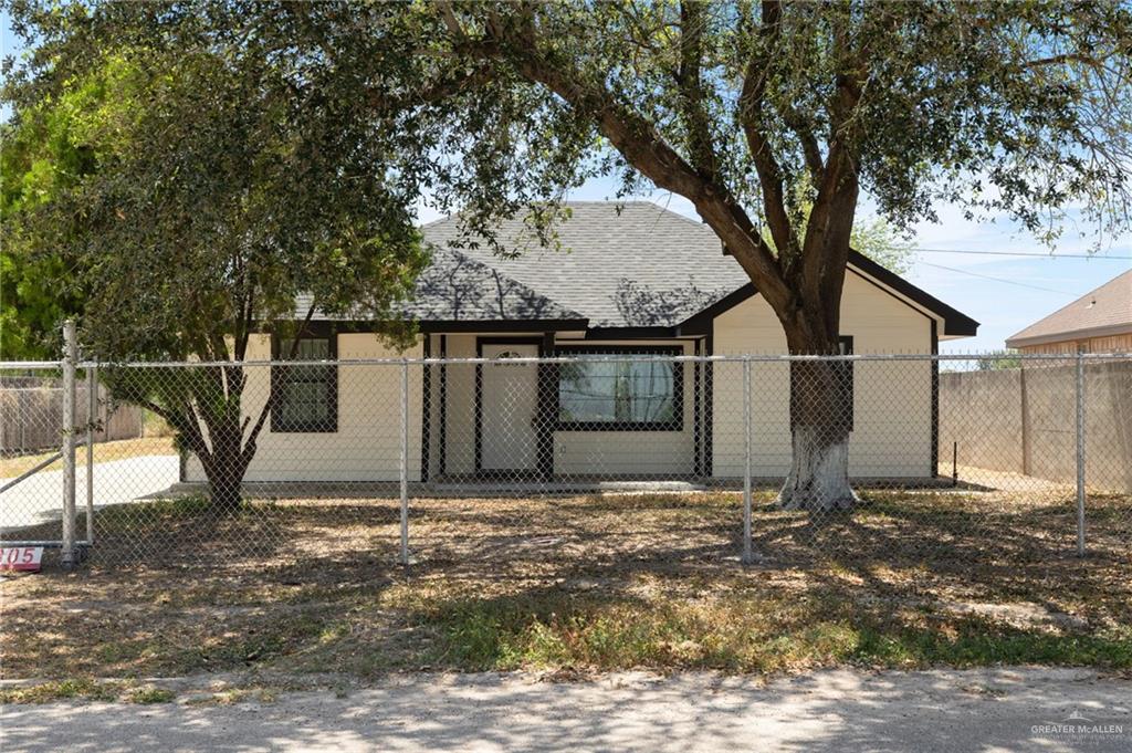 Single Family home at 805 Pammy Circle, Palmview, Texas
