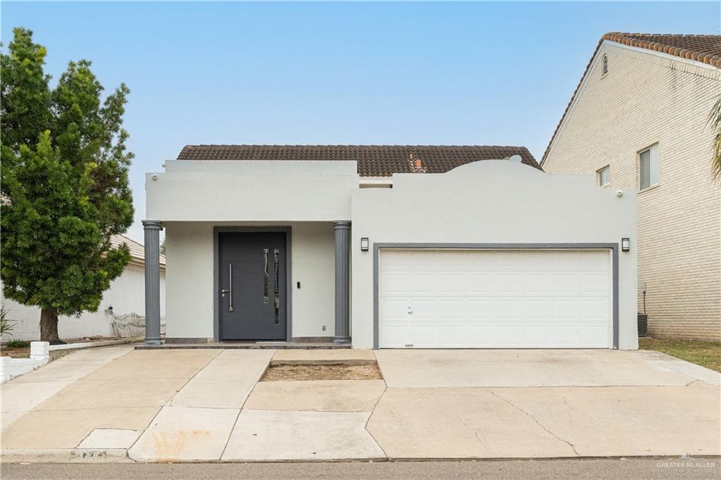 Photo 1 of 814 Cimarron Drive, Mission