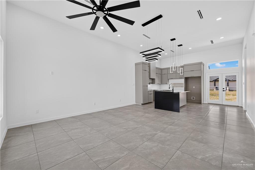 Photo 4 of 312 Merida Drive