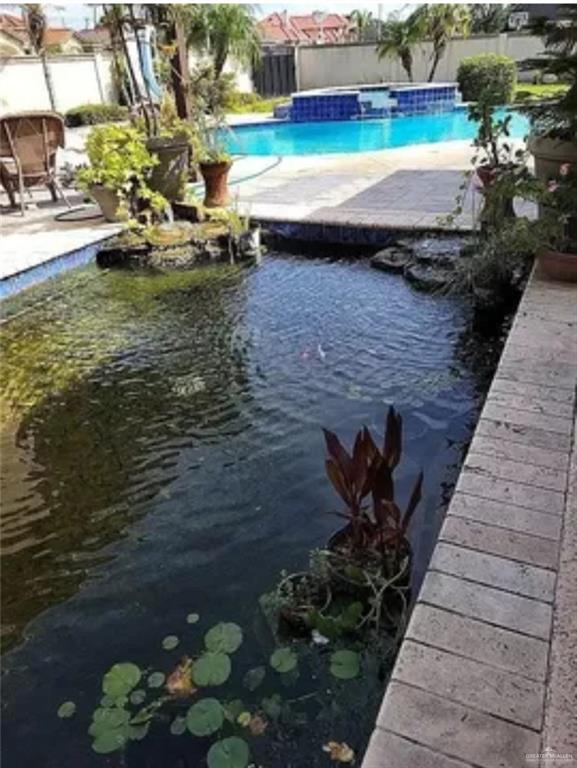 Photo 18 of 2105 Alexandra Drive
