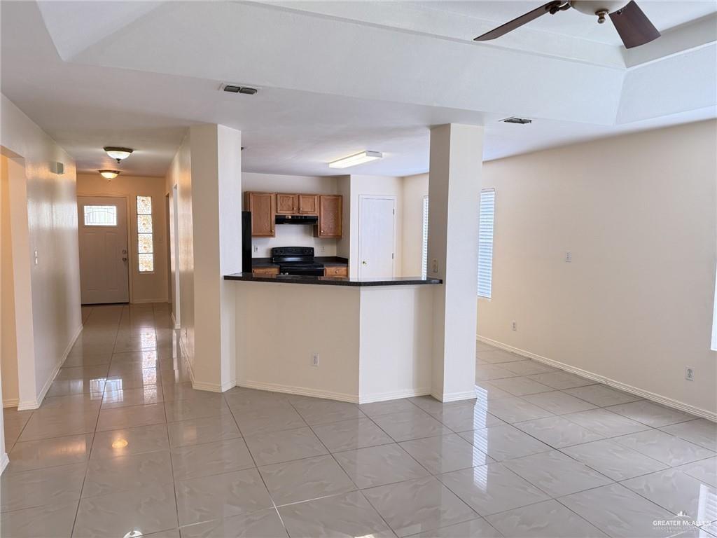 Photo 4 of 3206 San Mateo Parkway