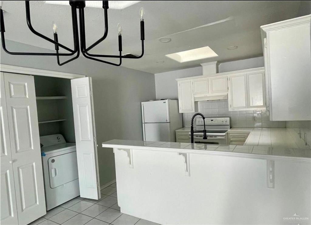 Photo 11 of 2302 Kimberly Lane #1