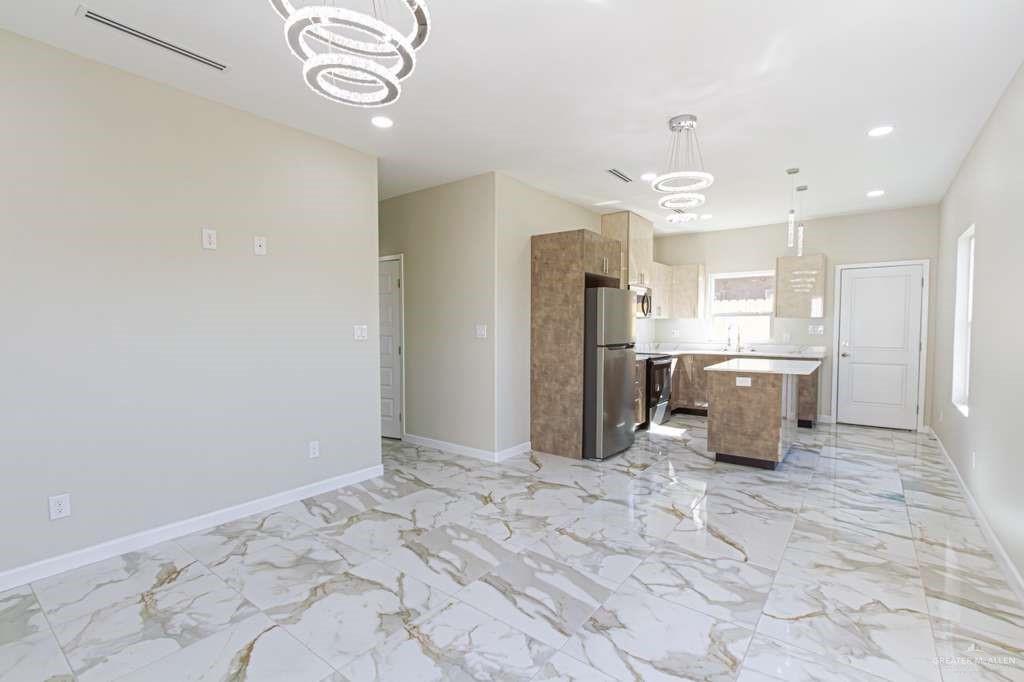 Photo 6 of 405 Emerald Avenue