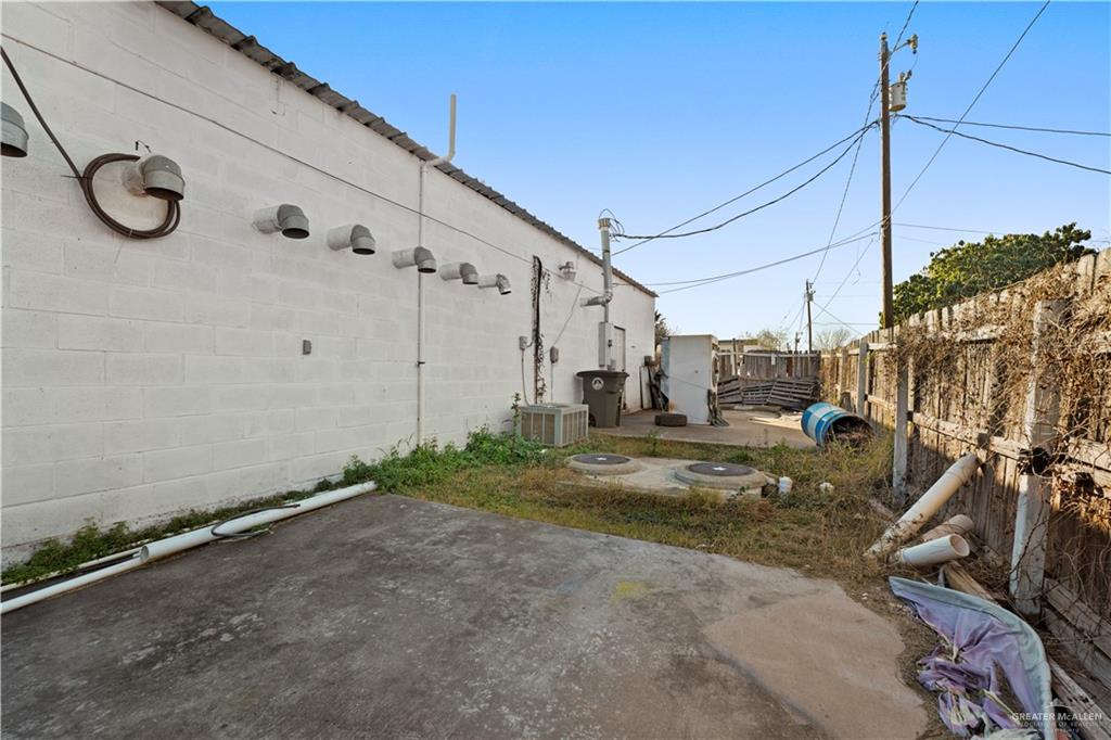 Photo 6 of 1706 Griffin Parkway