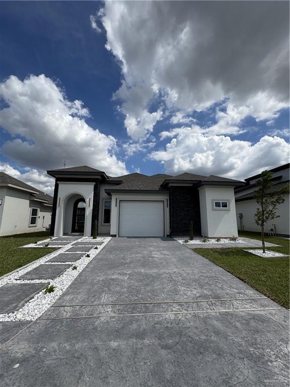 Photo 1 of 5900 Rayo Del Sol Street, Edinburg