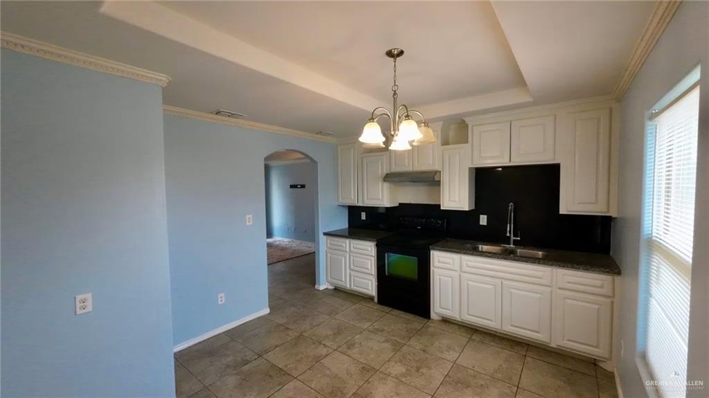 Photo 11 of 3048 Lucille Avenue