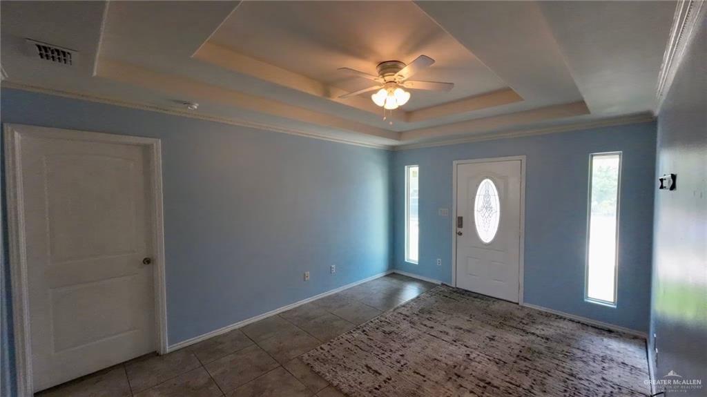 Photo 2 of 3048 Lucille Avenue