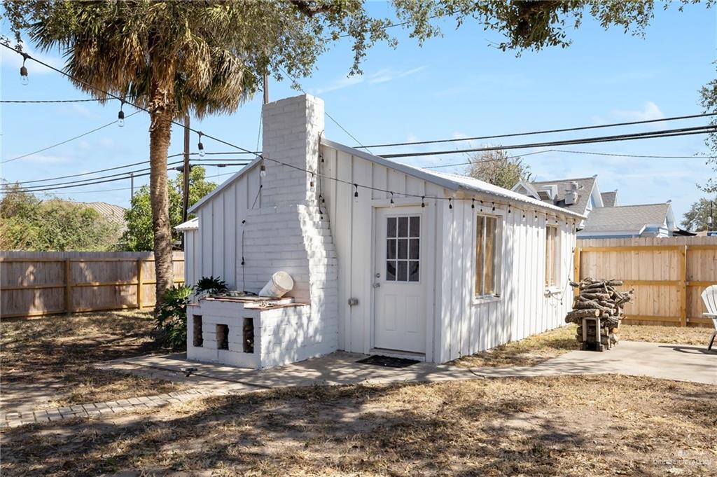 Photo 18 of 619 Missouri Avenue