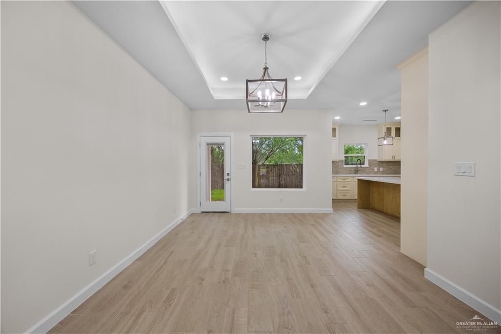 Photo 8 of 3701 Diamondhead Street