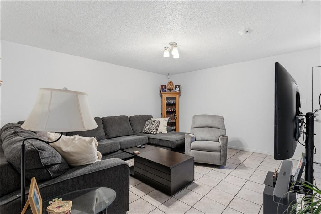 Photo 6 of 608 Iris Avenue