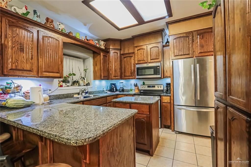 Photo 9 of 4701 Russell Circle