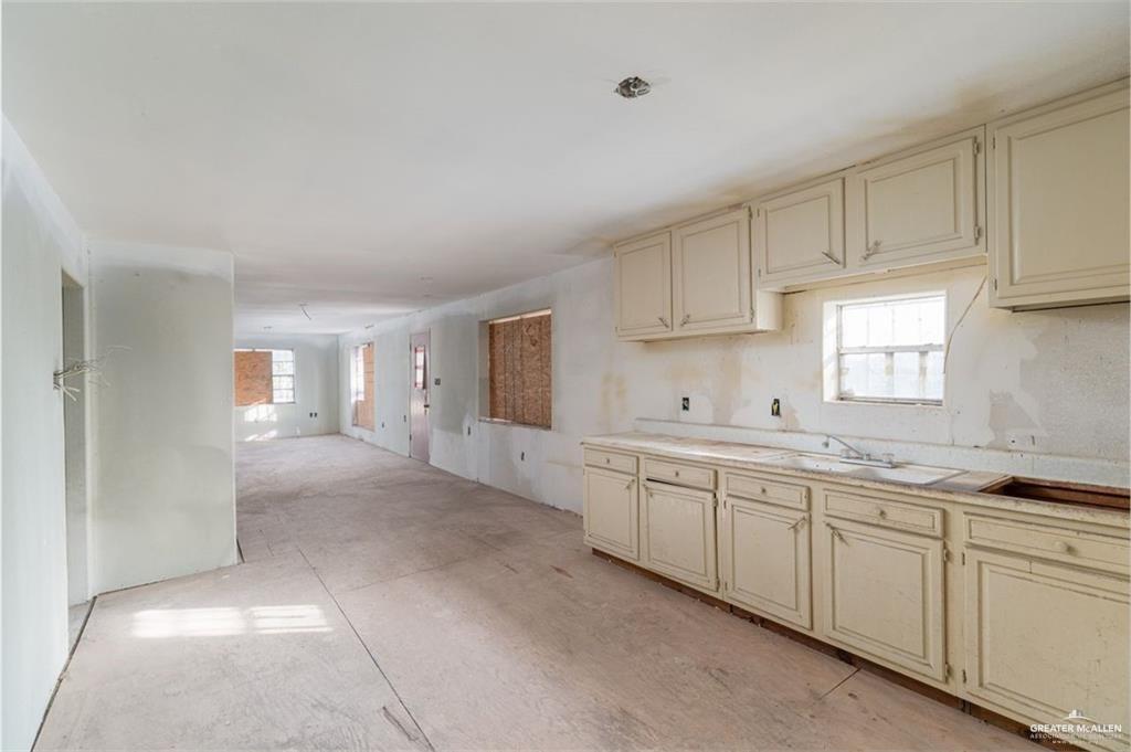 Photo 2 of 7908 Hackberry Street