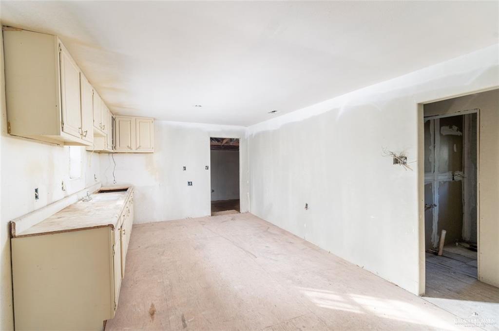 Photo 9 of 7908 Hackberry Street