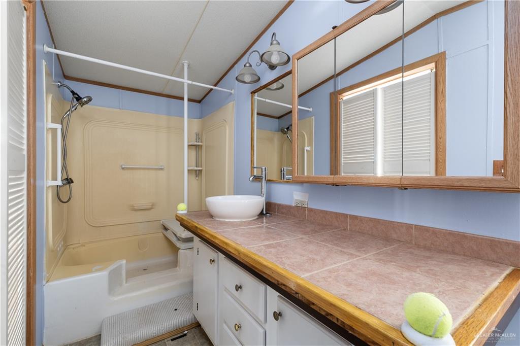 Photo 14 of 609 Palmera Drive