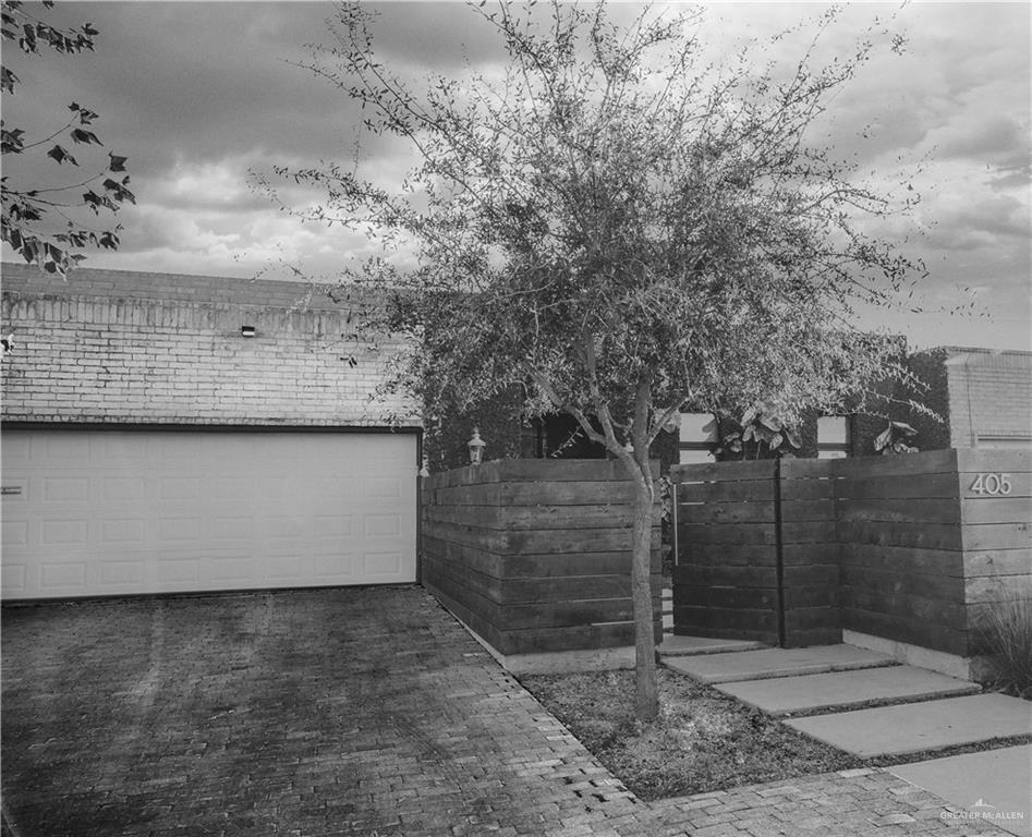 Photo 2 of 405 Tyler Avenue