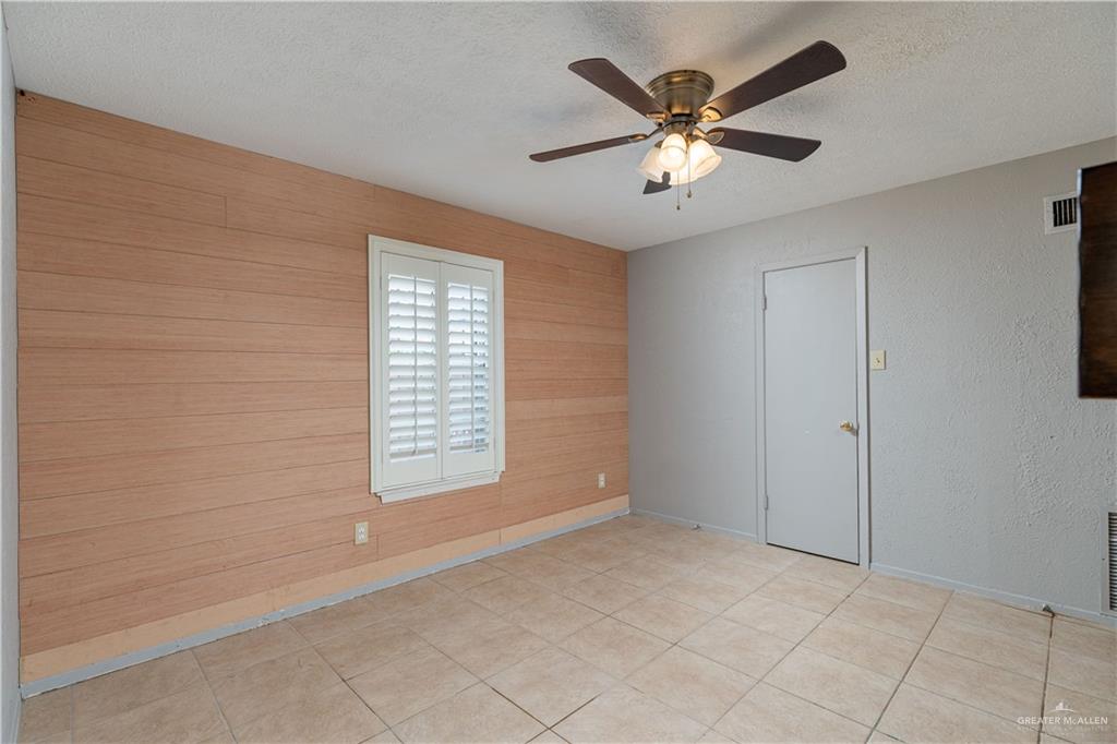 Photo 13 of 918 Fairway Drive
