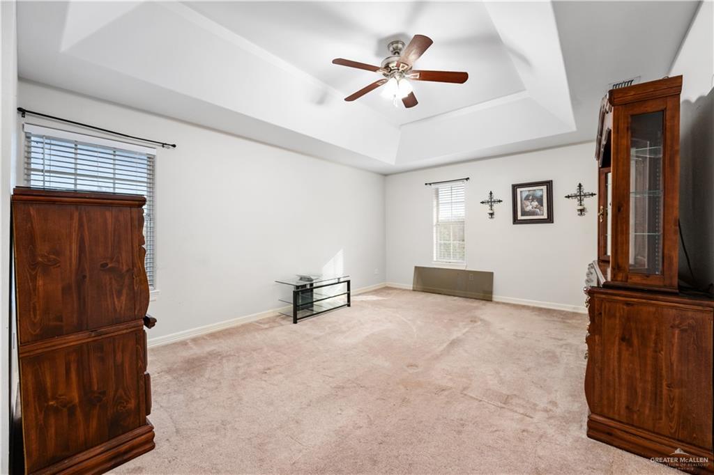 Photo 15 of 816 Woodford Street