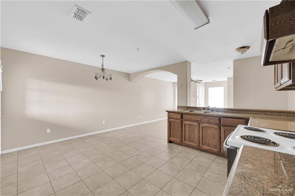 Photo 6 of 1607 Omni Avenue