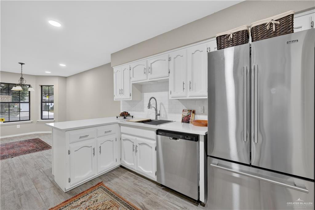 Photo 10 of 2304 Viola Street