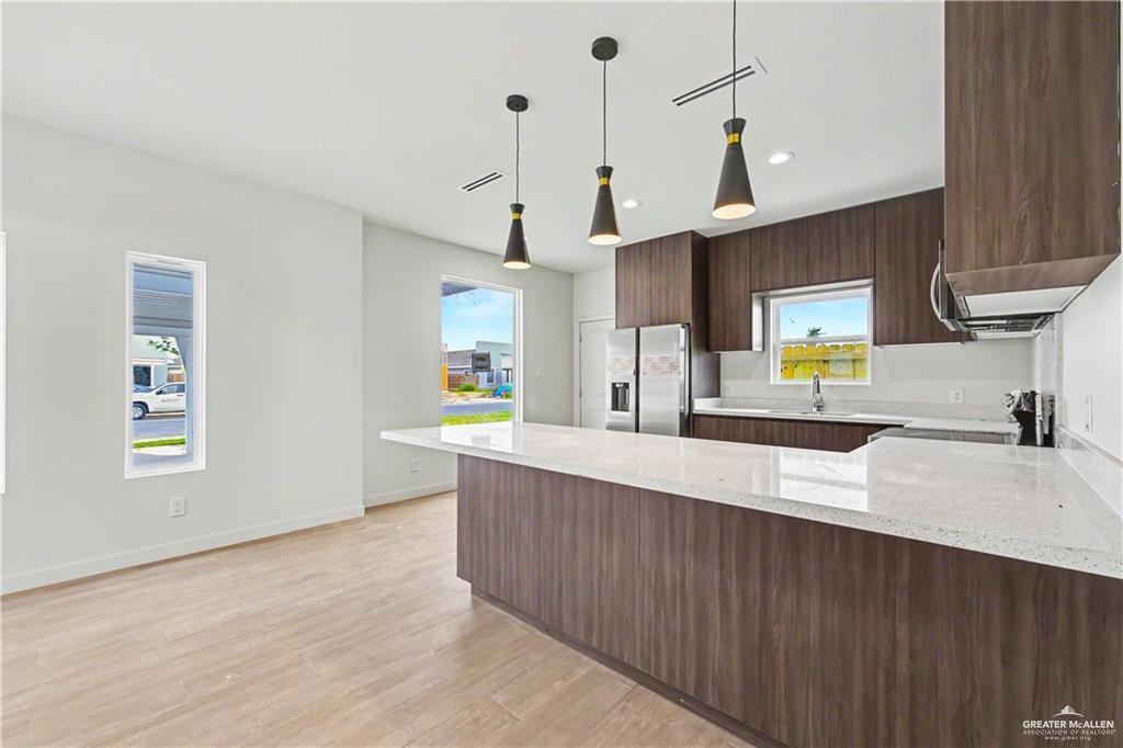 Photo 5 of 5800 Ozark Avenue #4