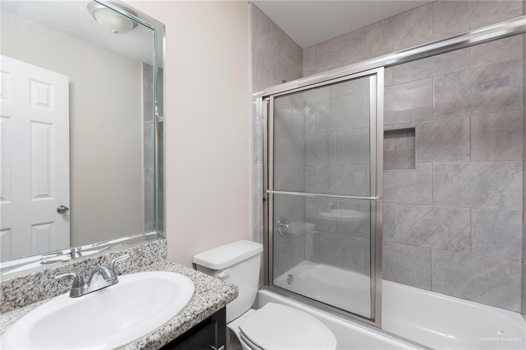 Photo 7 of 406 6th Street #7
