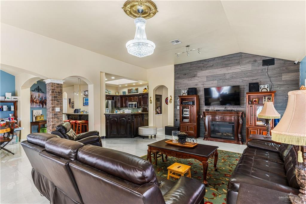 Photo 7 of 2300 Pelican Avenue