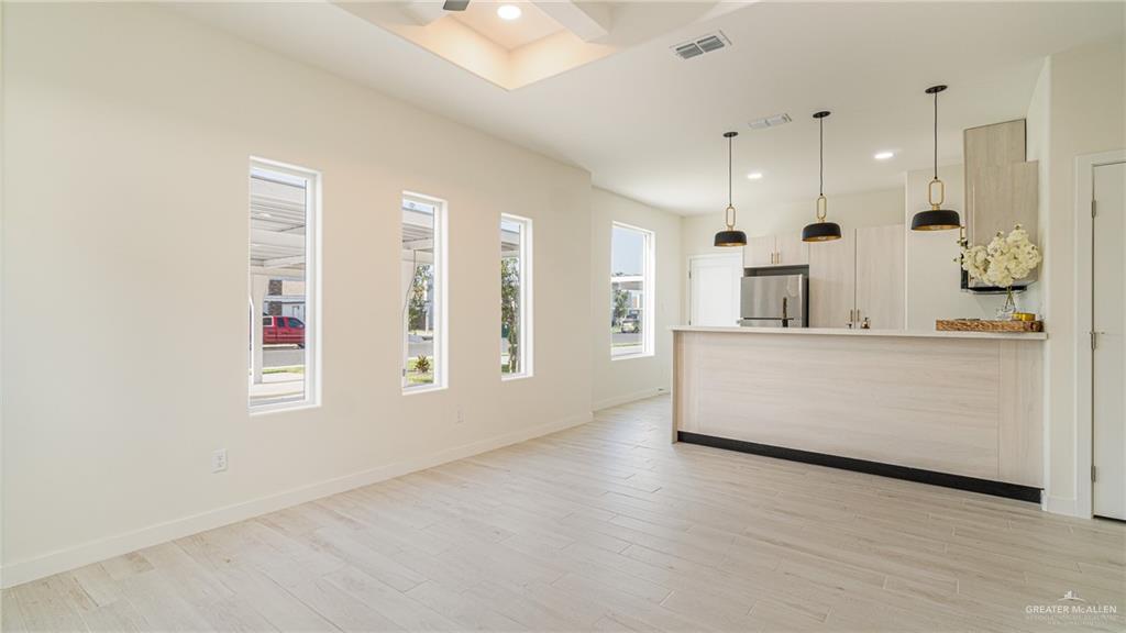 Photo 4 of 5805 Northwestern Avenue #1