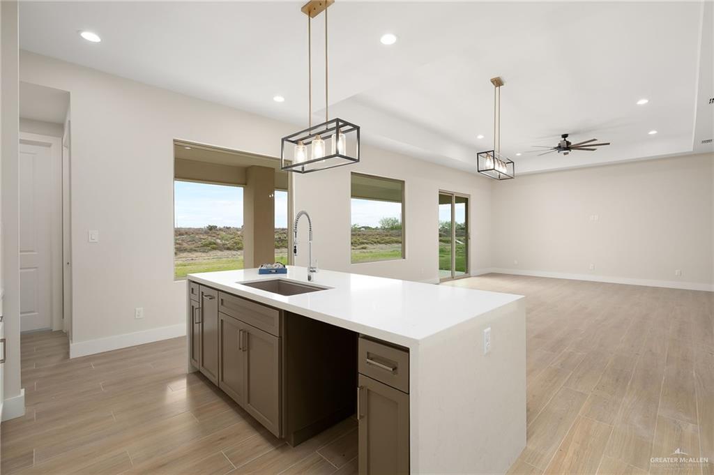 Photo 6 of 2529 Trinity Avenue