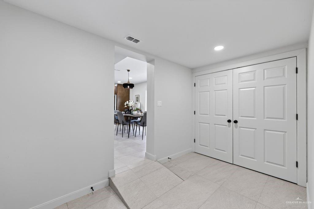 Photo 11 of 1624 Dulcinea Avenue