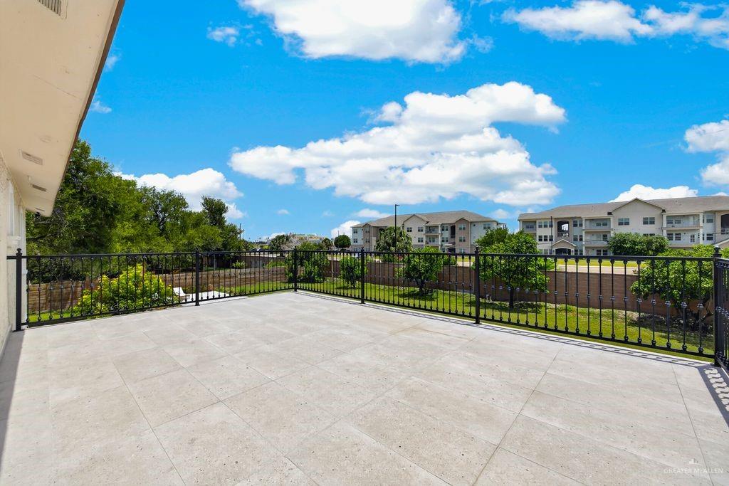 Photo 22 of 1624 Dulcinea Avenue