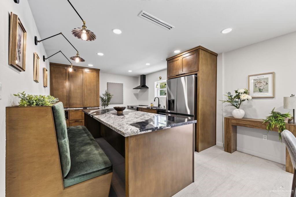 Photo 4 of 1624 Dulcinea Avenue