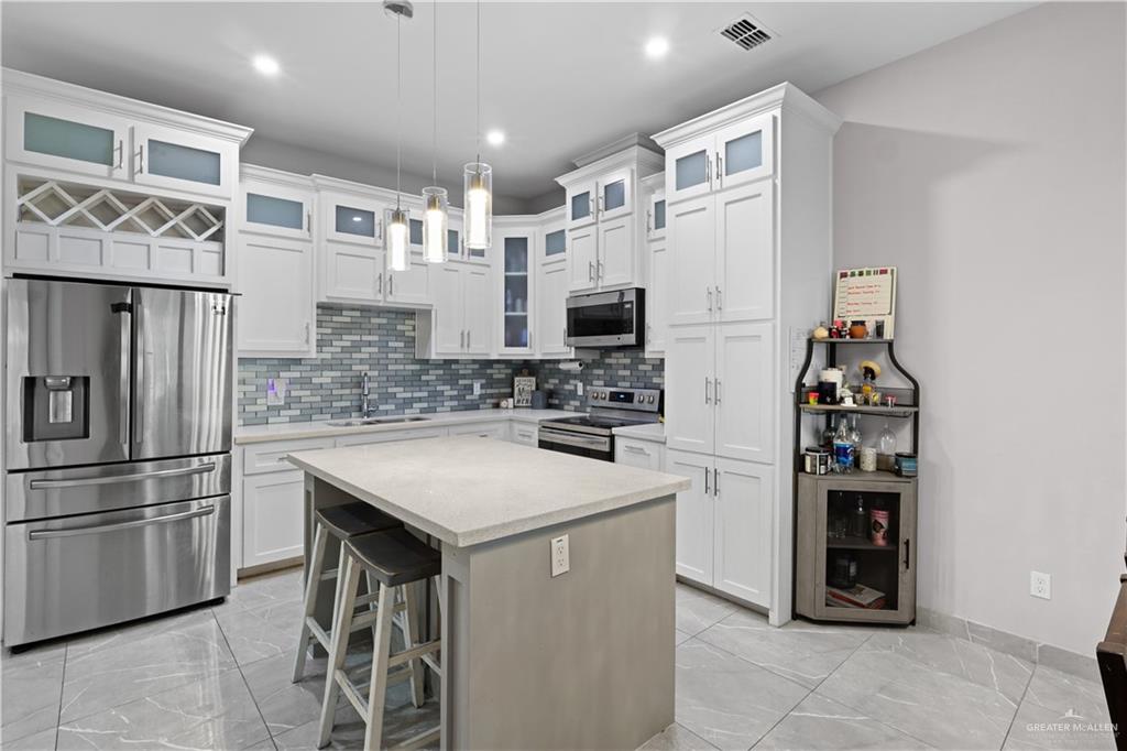 Photo 5 of 2809 Silver Oak Avenue