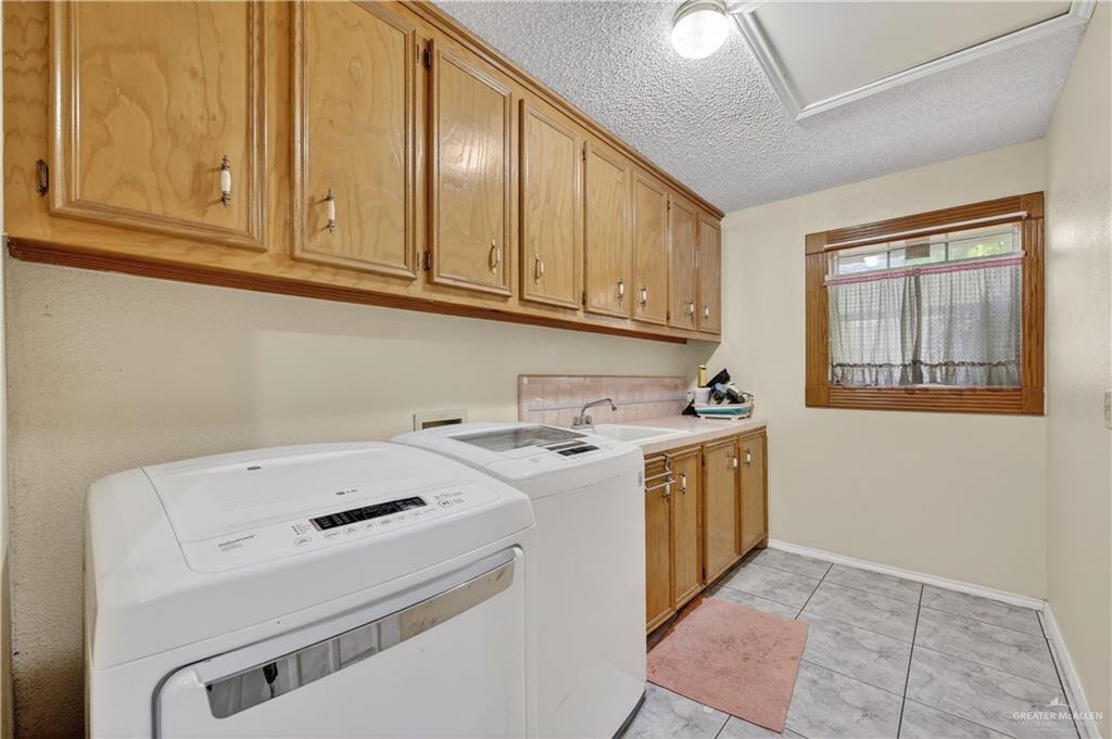 Photo 15 of 405 Shasta Avenue