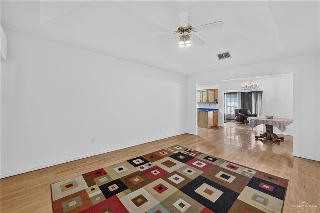 Photo 4 of 2313 Viola Street