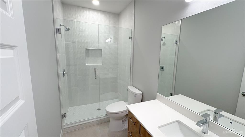 Photo 11 of 612 Oriole Road