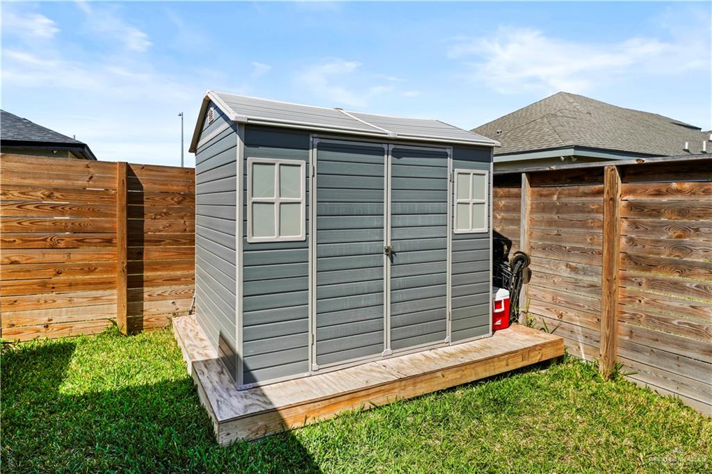 Photo 16 of 2729 Conroe Road