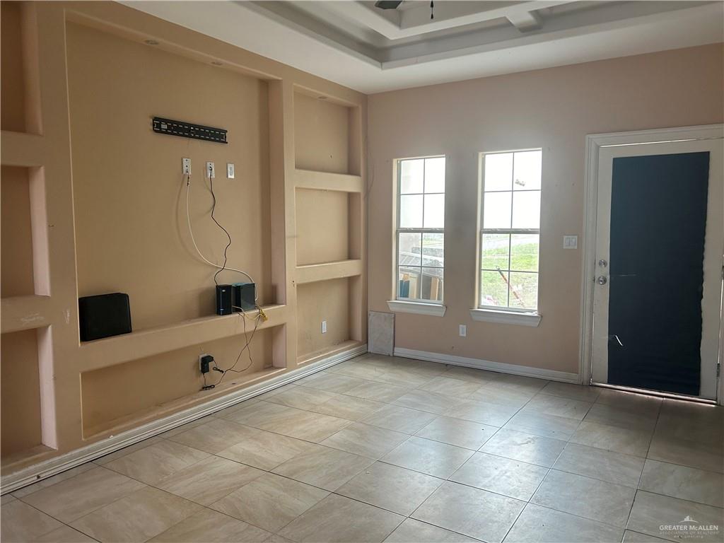 Photo 6 of 703 Linares Street